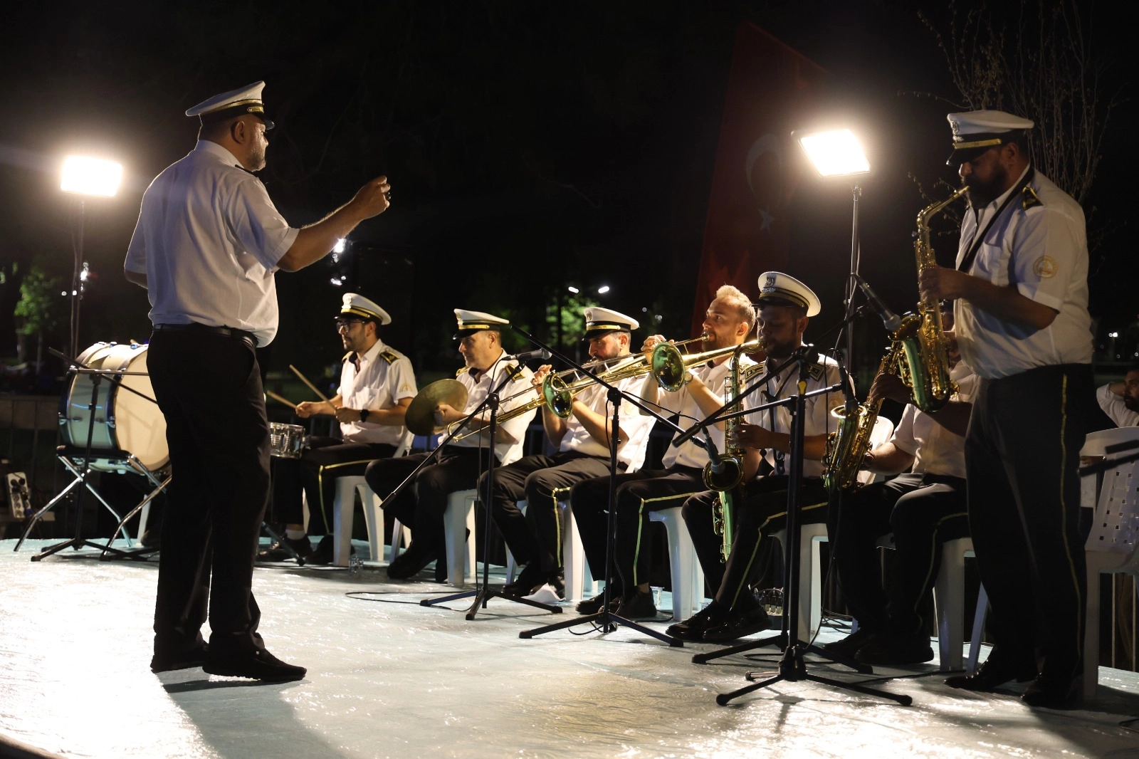 Kocaeli'de Mehter ve Bando Takımı 7’den 70’e herkesi coşturdu 