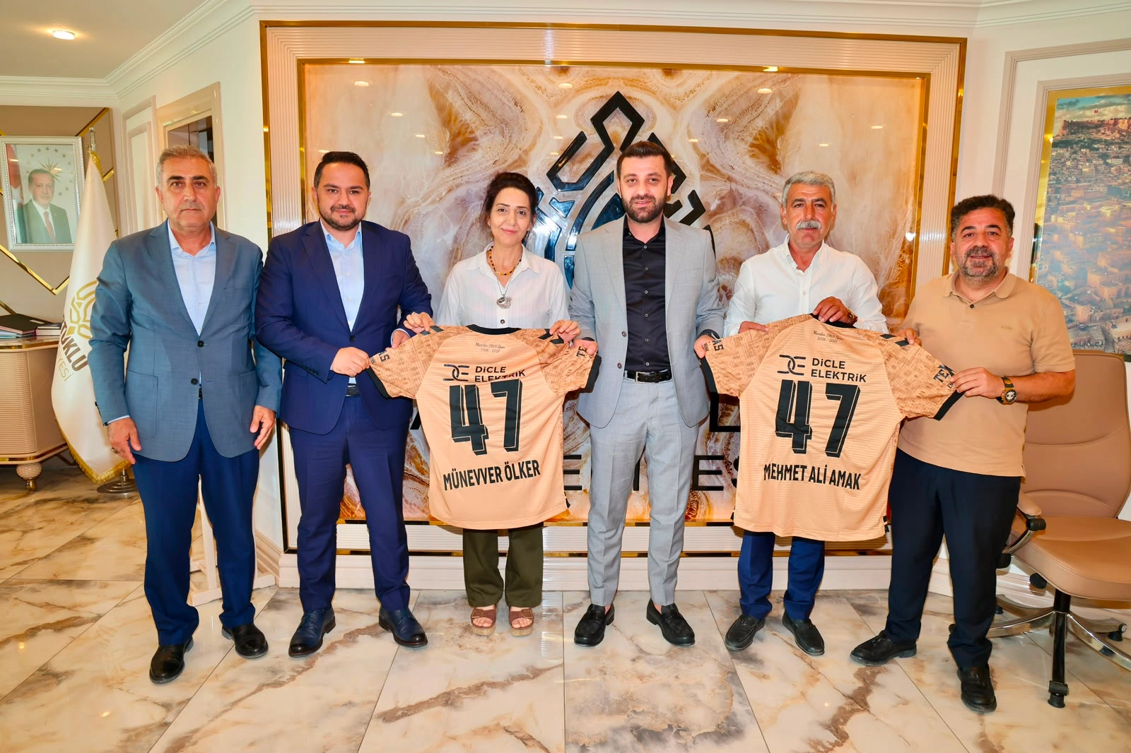 Mardinspor aidiyetini güçlendirecek “50 Bin Forma” projesi Mardinspor aidiyetini güçlendirecek “50 Bin Forma” projesi