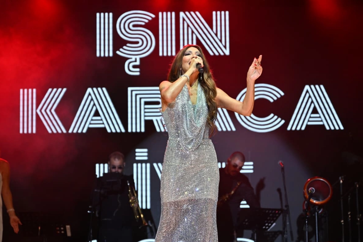 Işın Karaca, Manisa Gördes'in kurtuluş coşkusuna ortak oldu 