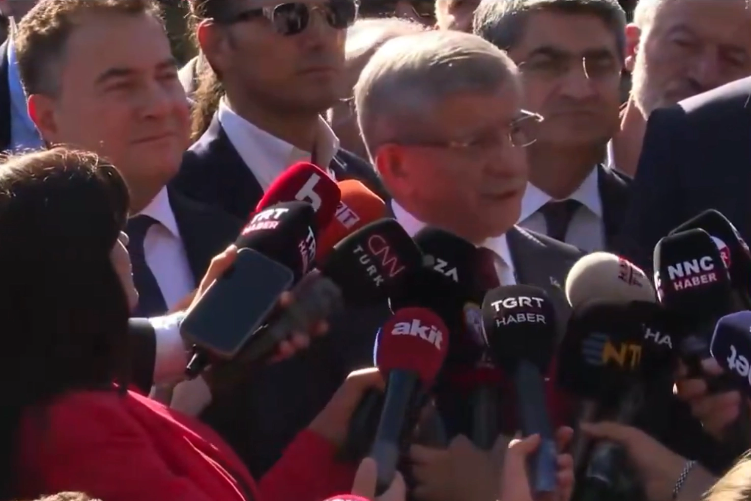 Davutoğlu’ndan ifade sonrası ilk açıklama: Türkiye’nin itibarı için 
