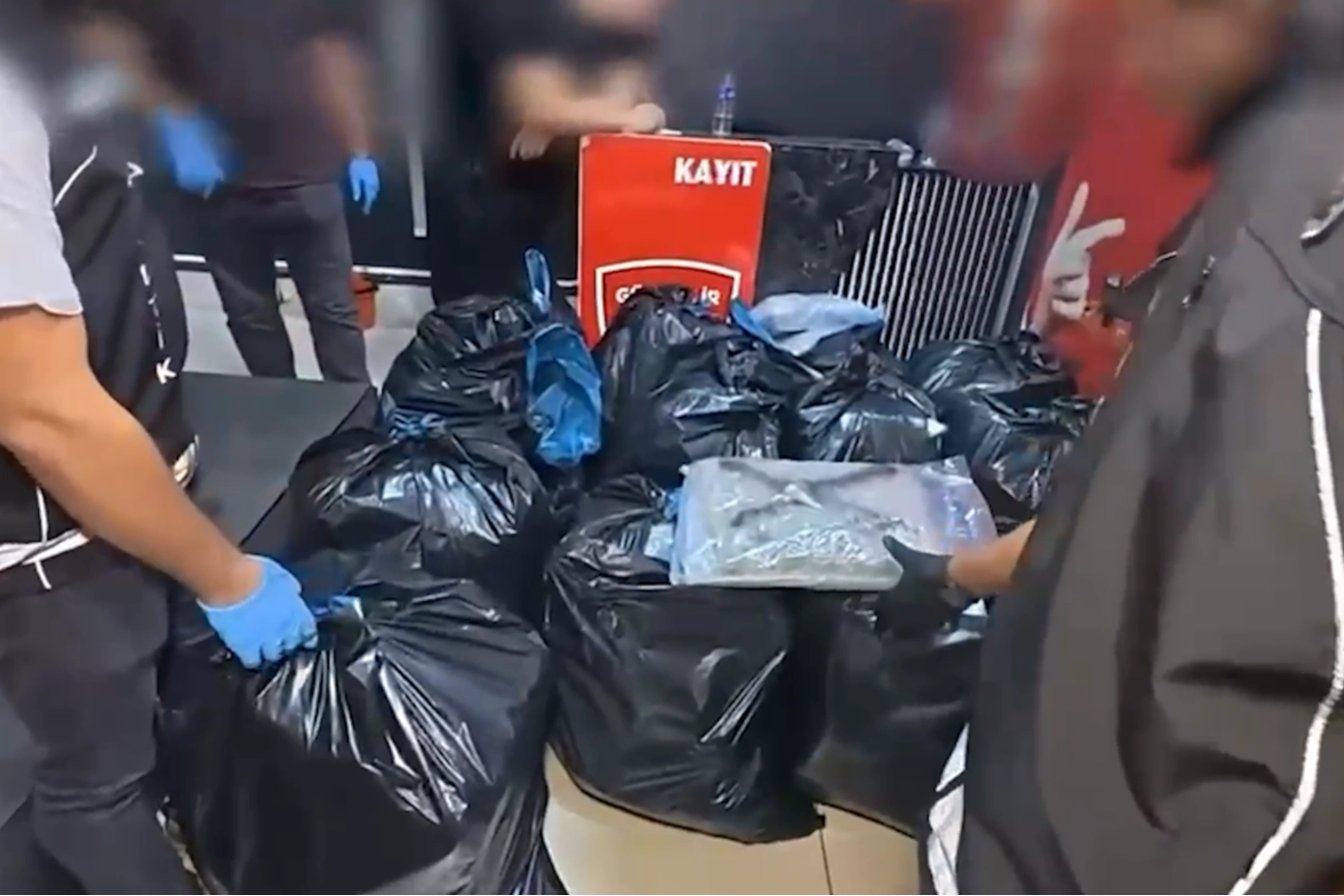 Uyuşturucu madde satıcıların yönelik dev operasyon