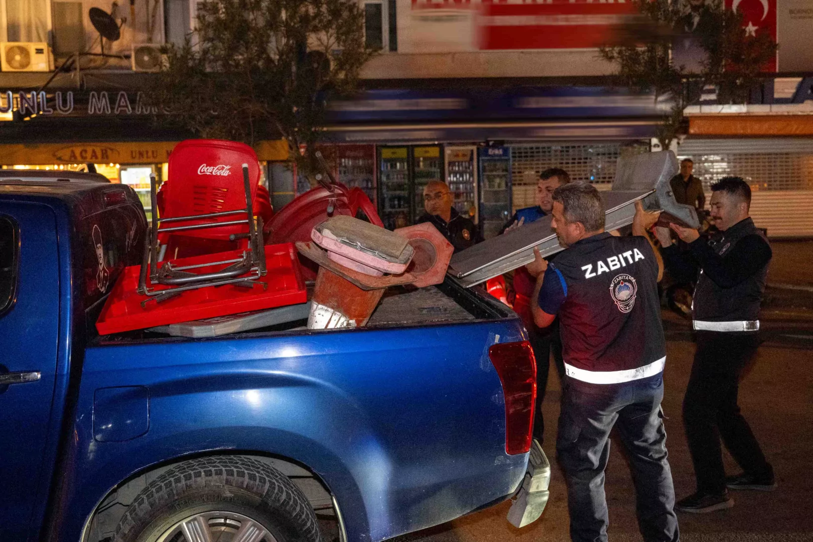 İzmir Bornova'da kaldırım işgallerine sıkı denetim