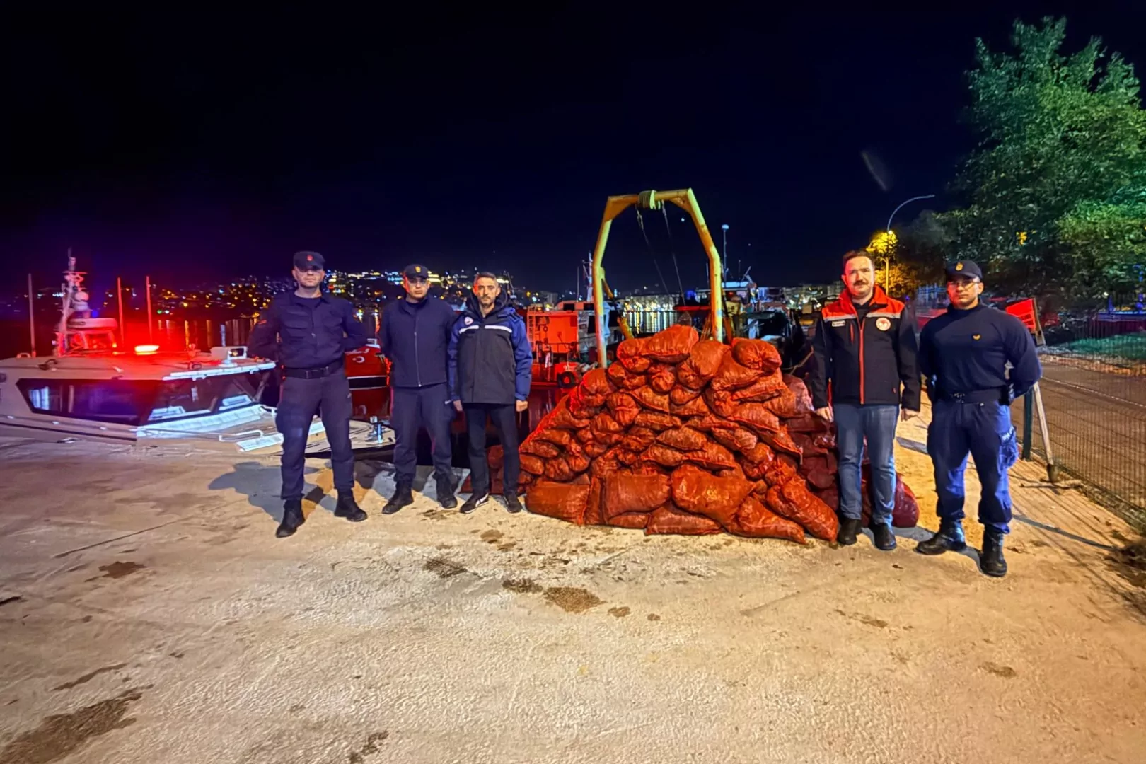 Bursa Gemlik’te 1,5 ton midyeye el konuldu