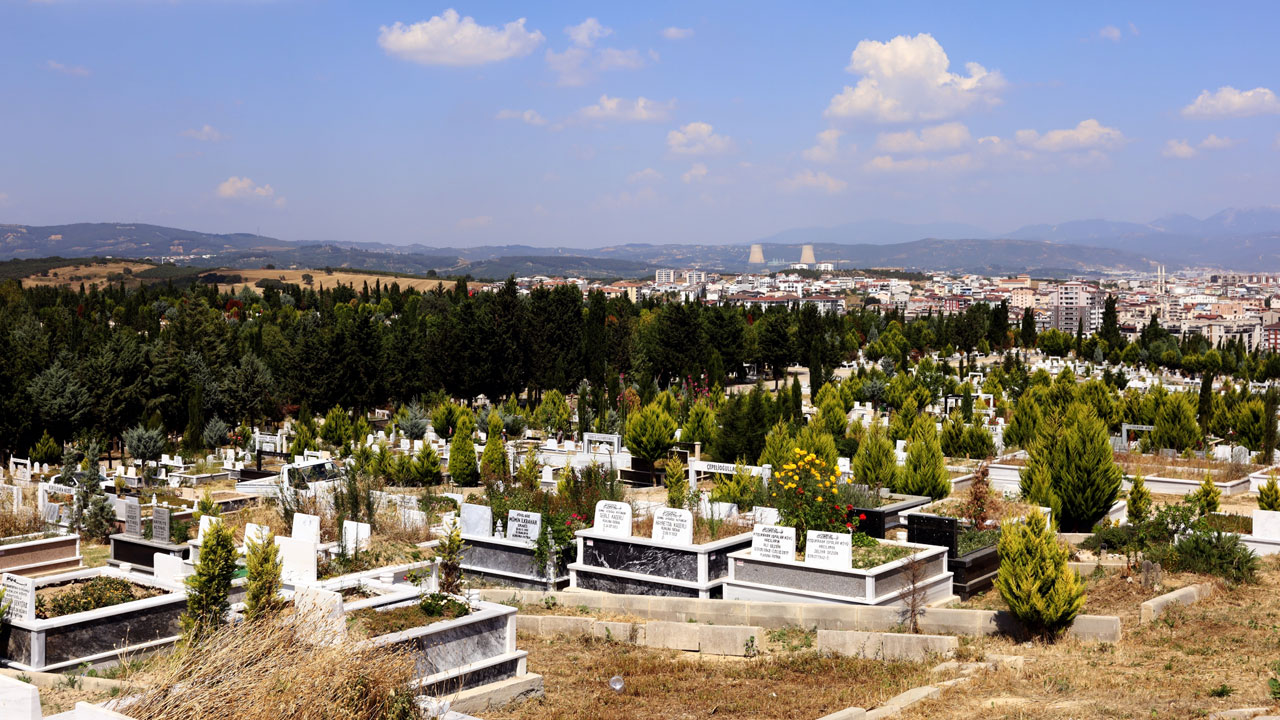 Bursa Hamitler Mezarlığı definlere kapanıyor