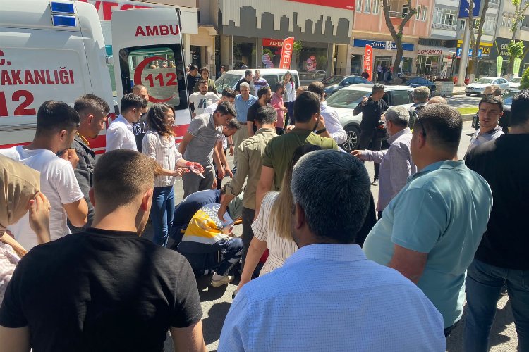 Adıyaman'da motosiklet yayaya çarptı: 2 yaralı -