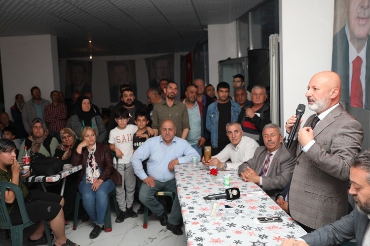 Ahmet Çolakbayrakdar mahalleleri geziyor -
