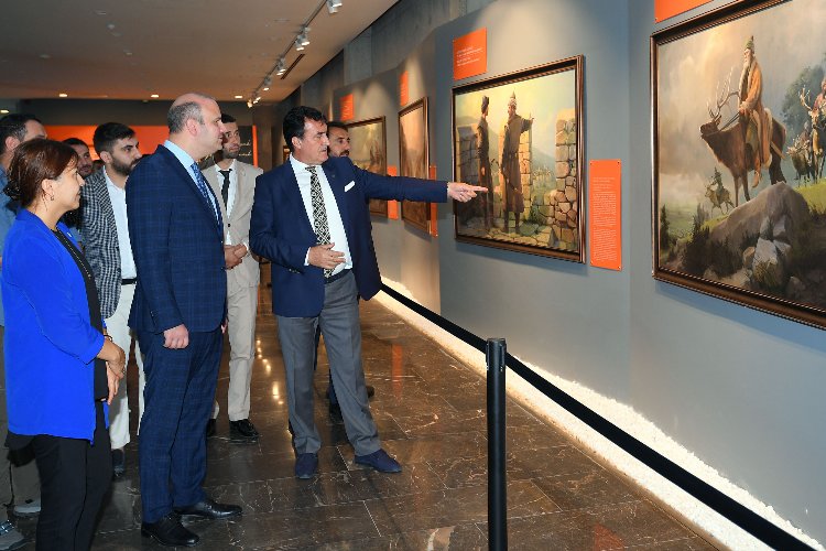 AK Parti Genel Başkan Yardımcısı Dr. İleri, Bursa'da Fetih Müzesi’ne hayran kaldı -