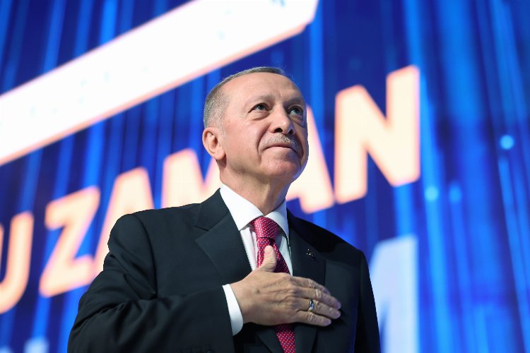 AK Parti'nin beyannamesi açıklandı... Erdoğan müjdeleri peş peşe sıraladı -