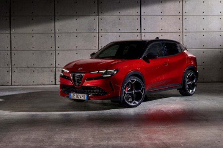 Alfa Romeo, MILANO’nun dünya prömiyerini gerçekleştirdi -