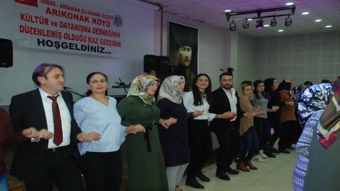 ARIKONAKLILAR KAZ GECESİNDE COŞTU