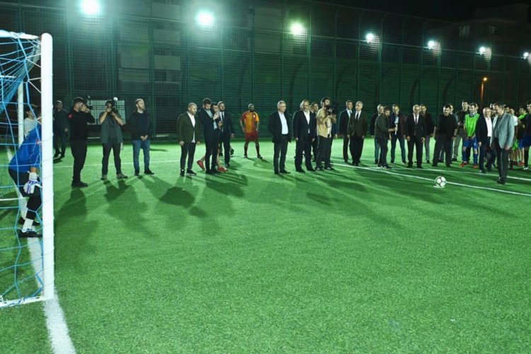 Bakan Kasapoğlu'ndan Bursa Yenişehir'deki spor tesislerine ziyaret -