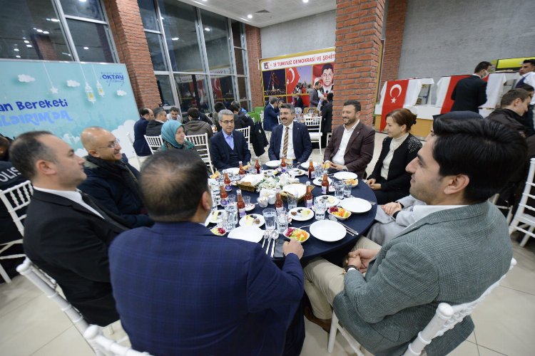 Başkan Yılmaz Bursa Yıldırım'da polislerle iftar açtı -