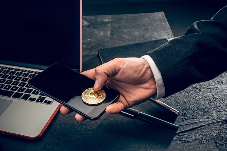 Bankacılığa azalan güven dijital yatırımla artıyor -