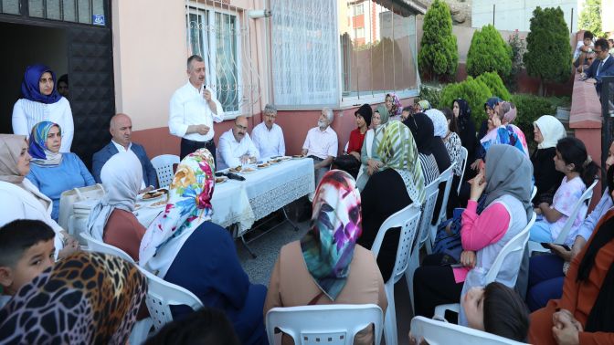 Başkan Büyükakın’a, Darıcalı kadınlardan hizmet teşekkürü