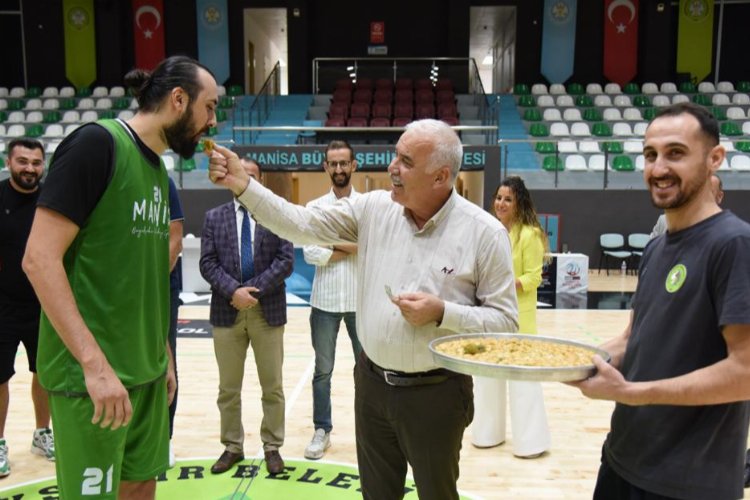 Başkan Güzgülü’den Potanın Tarzanlarına ‘tatlı’ ziyaret -