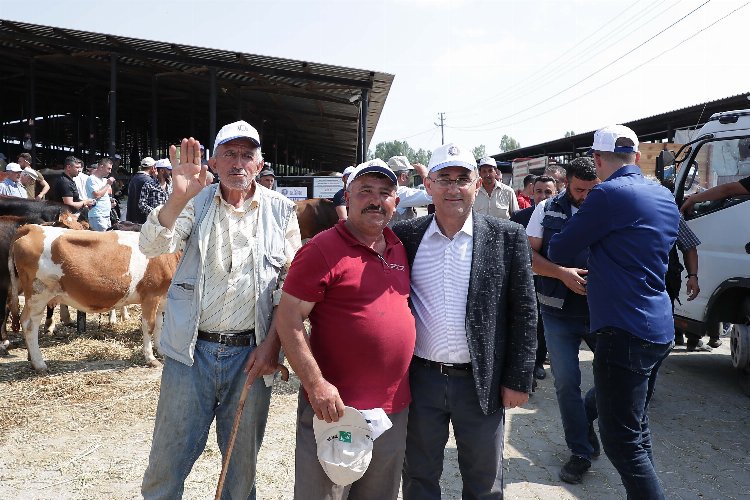 Başkan Işık kurban pazarını ziyaret etti -