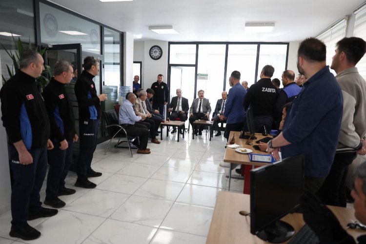 Başkan Palancıoğlu, ilk mesai gününe personeli ile bayramlaşarak başladı -