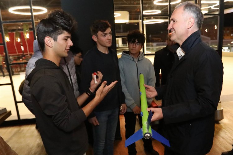 Başkan Taban, Bandırma Füze Kulübü'nü İnegöl'ün geleceği mucitlerle izledi -