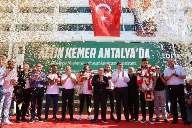 Başpehlivanlara coşkulu karşılama -
