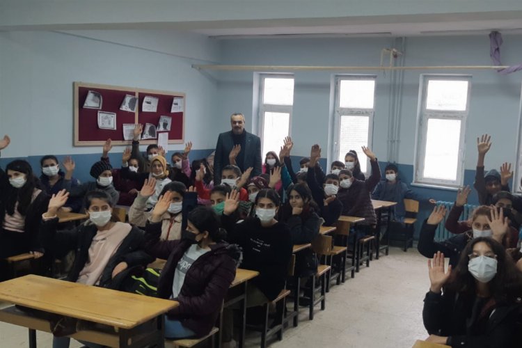Batman'da köy öğrencilerine arkadaş seçimi konferansı -