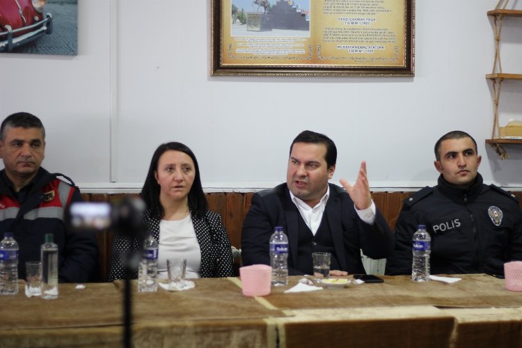 Bilecik’in Pazaryeri Kaymakamı Ferhat Altay Halk Gününde vatandaşların sorunlarını dinledi -