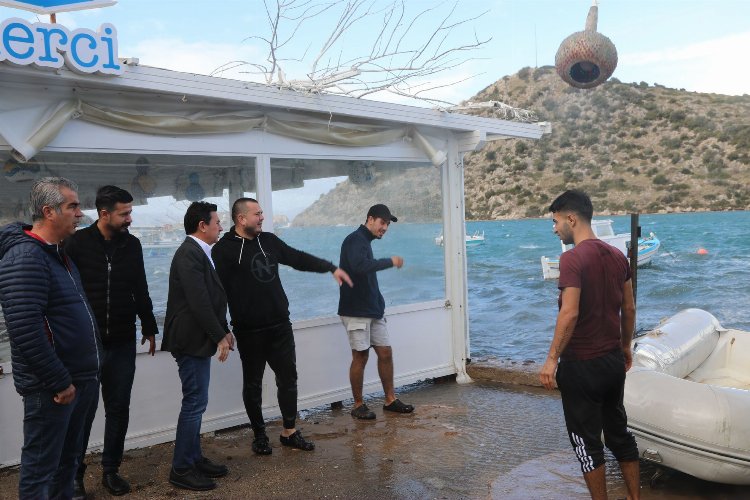 Bodrum'da Başkan Aras'tan fırtınadan etkilenen esnafa ziyaret -