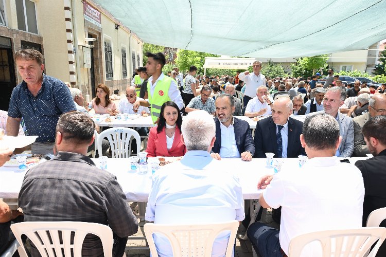 Bursa'da kavurma kazanları birlik için kaynadı -