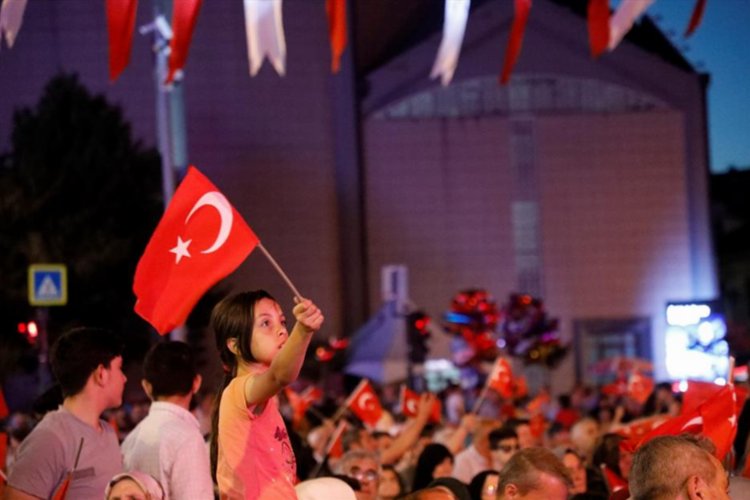 Bursa İnegöl 6'ncı kez demokrasi nöbetinde -