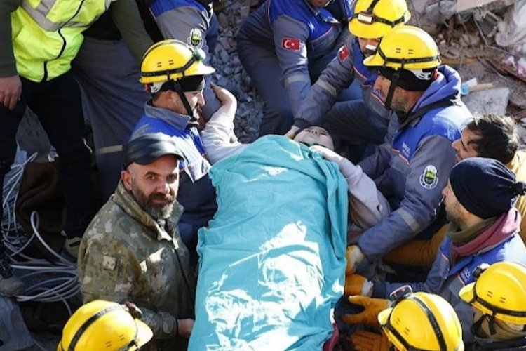Bursa Karacabey ekipleri deprem sahasında -