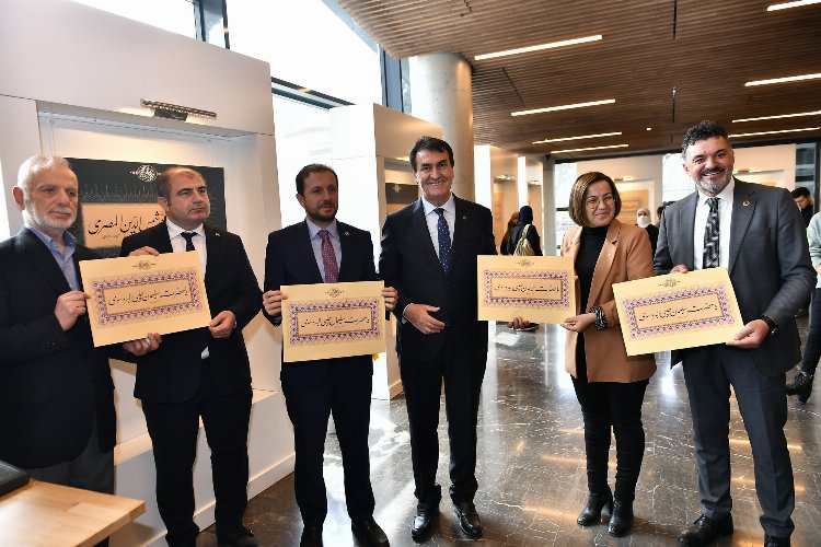 Bursa Osmangazi’de göz kamaştıran sergi -