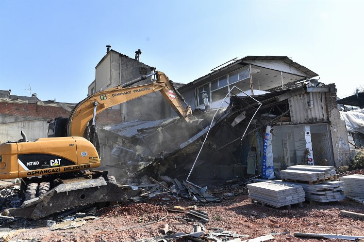 Bursa Osmangazi ilçeyi yıkarak güzelleştiriyor -