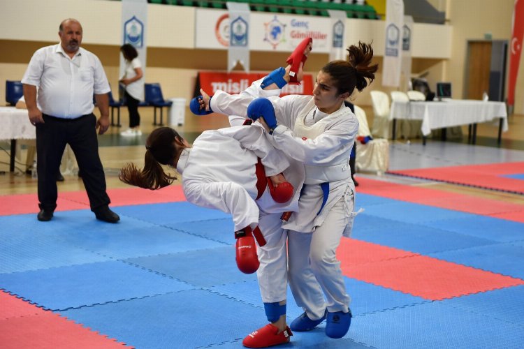 Bursa Yıldırım'da 15 Temmuz'a özel karate -