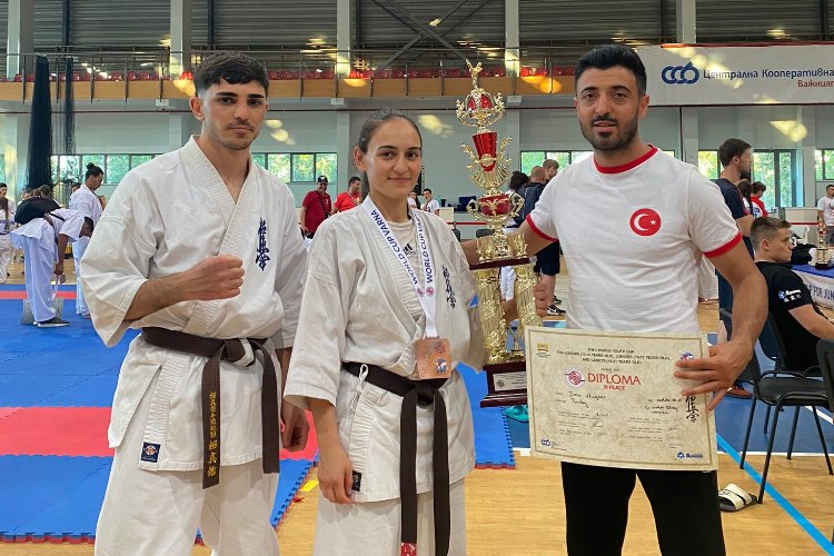 Bursa Yıldırım'da 'karate'de geleneği bozmadı -