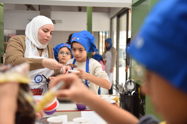 Bursa Yıldırım'da minik aşçılar atölyede -