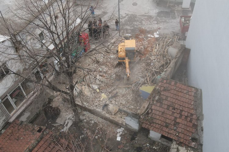 Bursa Yıldırım'da riskli yapılar yıkılıyor -