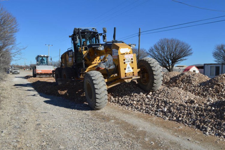 Büyükşehir bozuk yolları konforlu hale getiriyor -