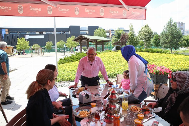 Büyükşehir’in Glütensiz Kafe’si 100 bini aşkın kişiye hizmet verdi -