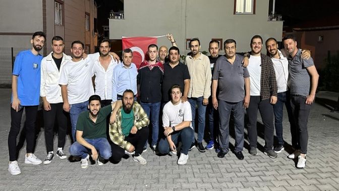 Çayıroava’lı Gençler Askere Uğurlandı