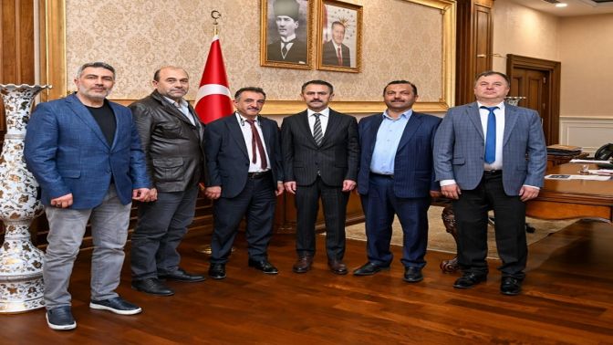 Çayırova KSS Yapı Kooperatifi Vali İlhami Aktaş’ı Ziyaret Etti