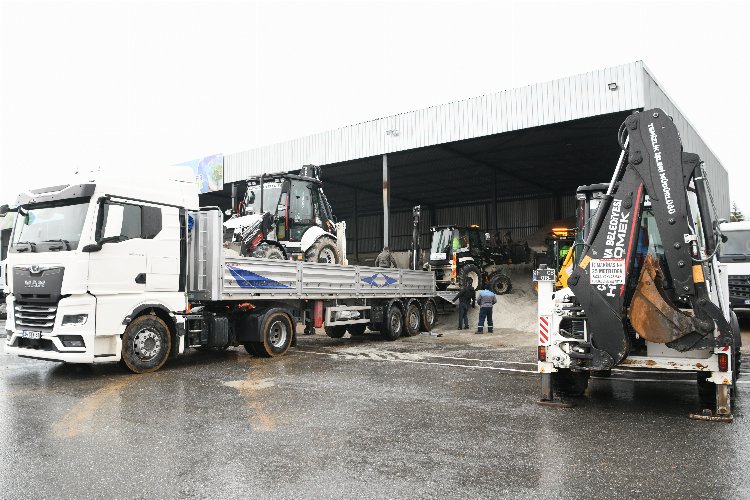 Çayırova’dan deprem bölgesine 5 iş makinesi -