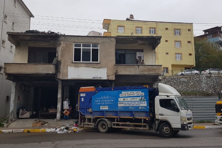 Çayırova Zabıtası’ndan çöp ev operasyonu -