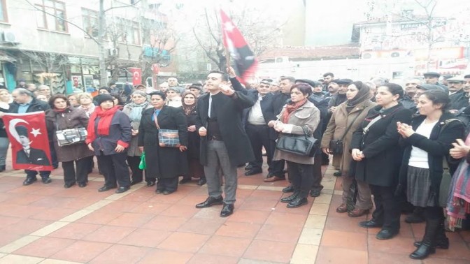 CHP DARICA’DAN “AYAĞA KALKIYORUZ” EYLEMİ