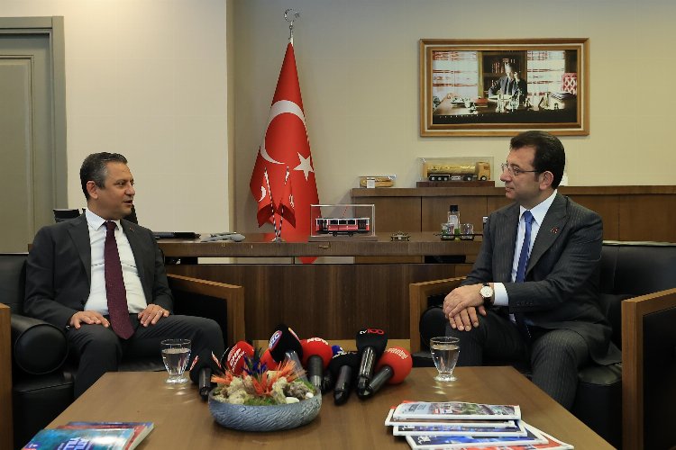 CHP Genel Başkanı Özel’den İmamoğlu’na tebrik ziyareti -