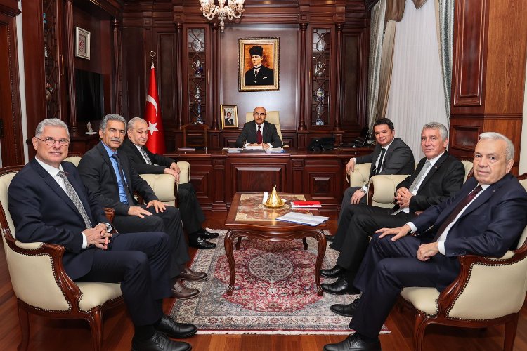 CHP'li ilçe belediye başkanları önce Valiliği, daha sonra Büyükşehir'i ziyaret etti -