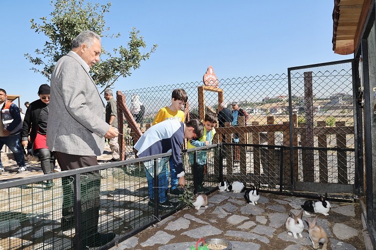 Çiftlik minik, sevgi büyük -