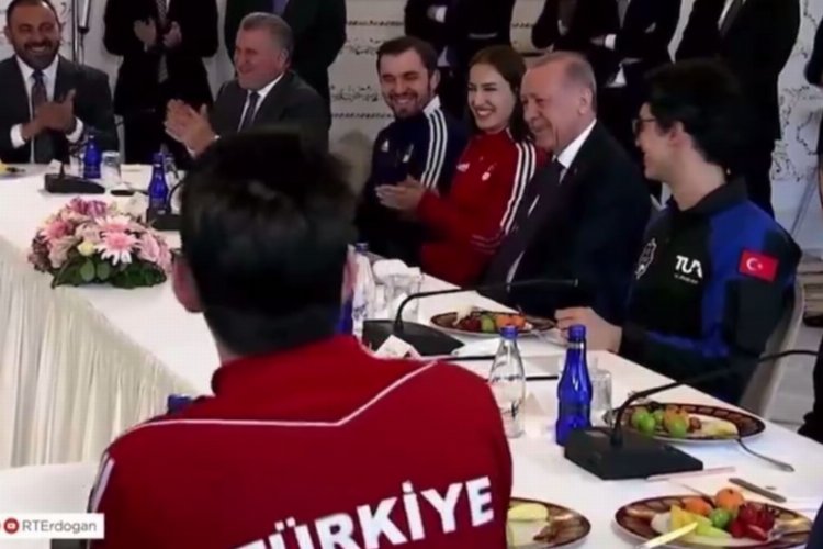 Cumhurbaşkanı Erdoğan'ın milli sporcu ile güldüren diyalogu -