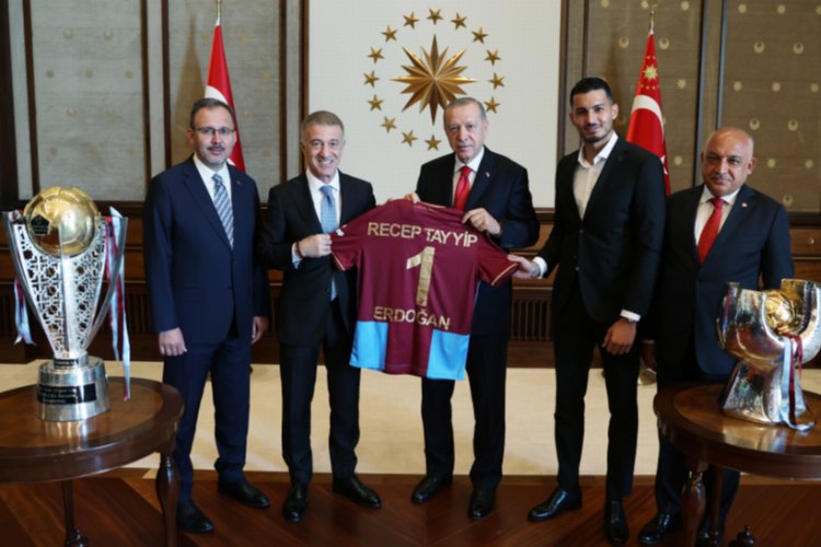 Cumhurbaşkanı Erdoğan, Trabzonspor heyetini kabul etti -