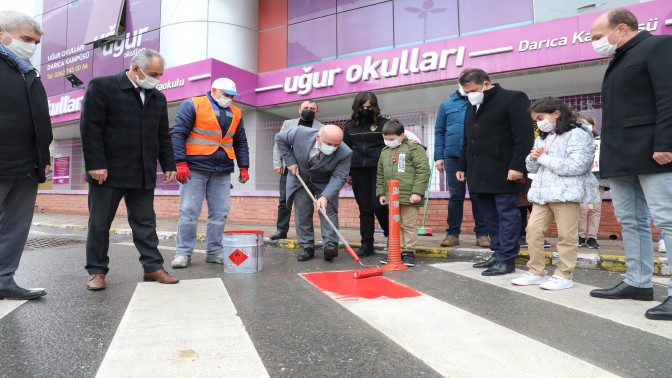 Darıca’da yaya geçitlerinde kırmızı çizgi dönemi