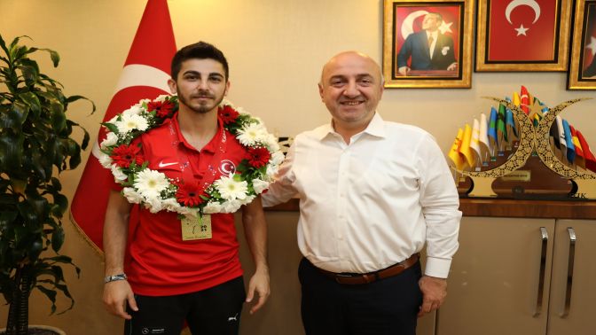 Darıca’nın Yıldızı Şamdan Olimpiyatlarda!