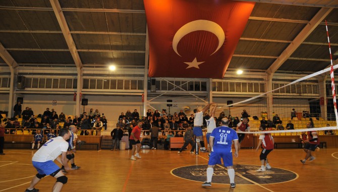 DARICA'DA VOLEYBOL HEYECANI BAŞLIYOR